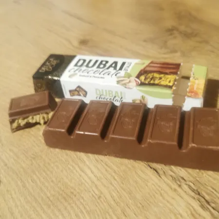 DUBAJSKA CZEKOLADA z pistacjami i kadayif DelicaDore DUBAI CHOCOLATE 70g